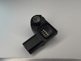 Linh kiện ô tô – Ép phun insert – Connector cho cảm biến áp suất trong  Vật liệu: PPS