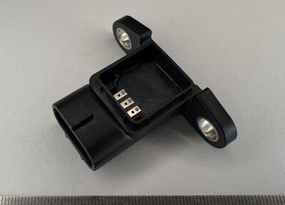 Linh kiện ô tô – Ép phun insert – Connector (EFI)  Vật liệu: PBT