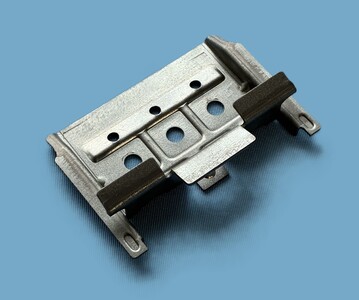 Gia công dập liên hoàn cho chi tiết có hình dạng phức tạp - tấm ốp tường xi măng