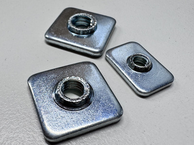 【Tối ưu hóa nhờ gia công taro ngay trong khuôn dập liên hoàn】 Giới thiệu đai ốc chèn trước (Pre-inserted Nut) bằng thép SPCC!