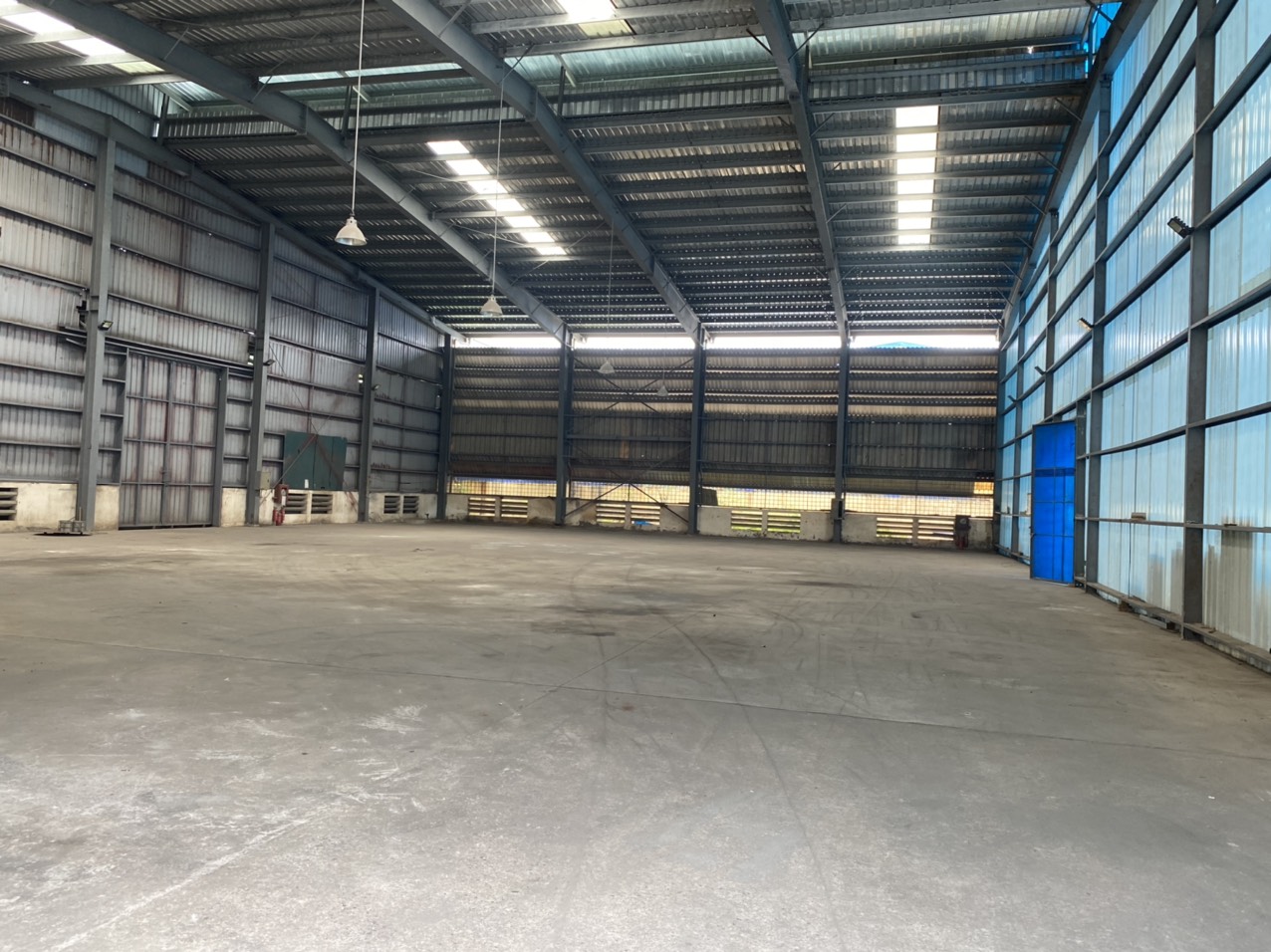 Ready-built factory for lease
